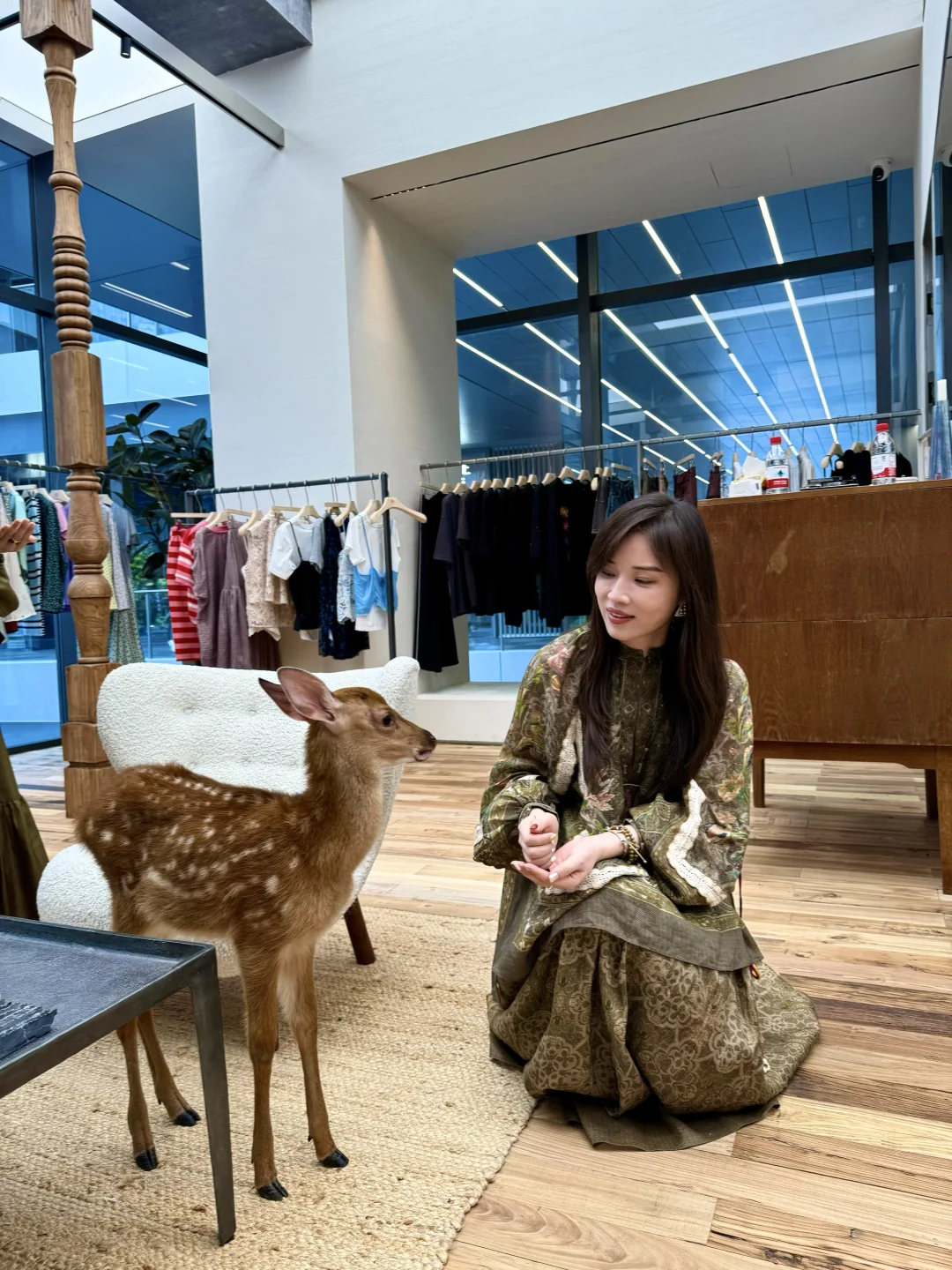 郑东万象城买手店｜来偶遇超可爱的小鹿吧🦌