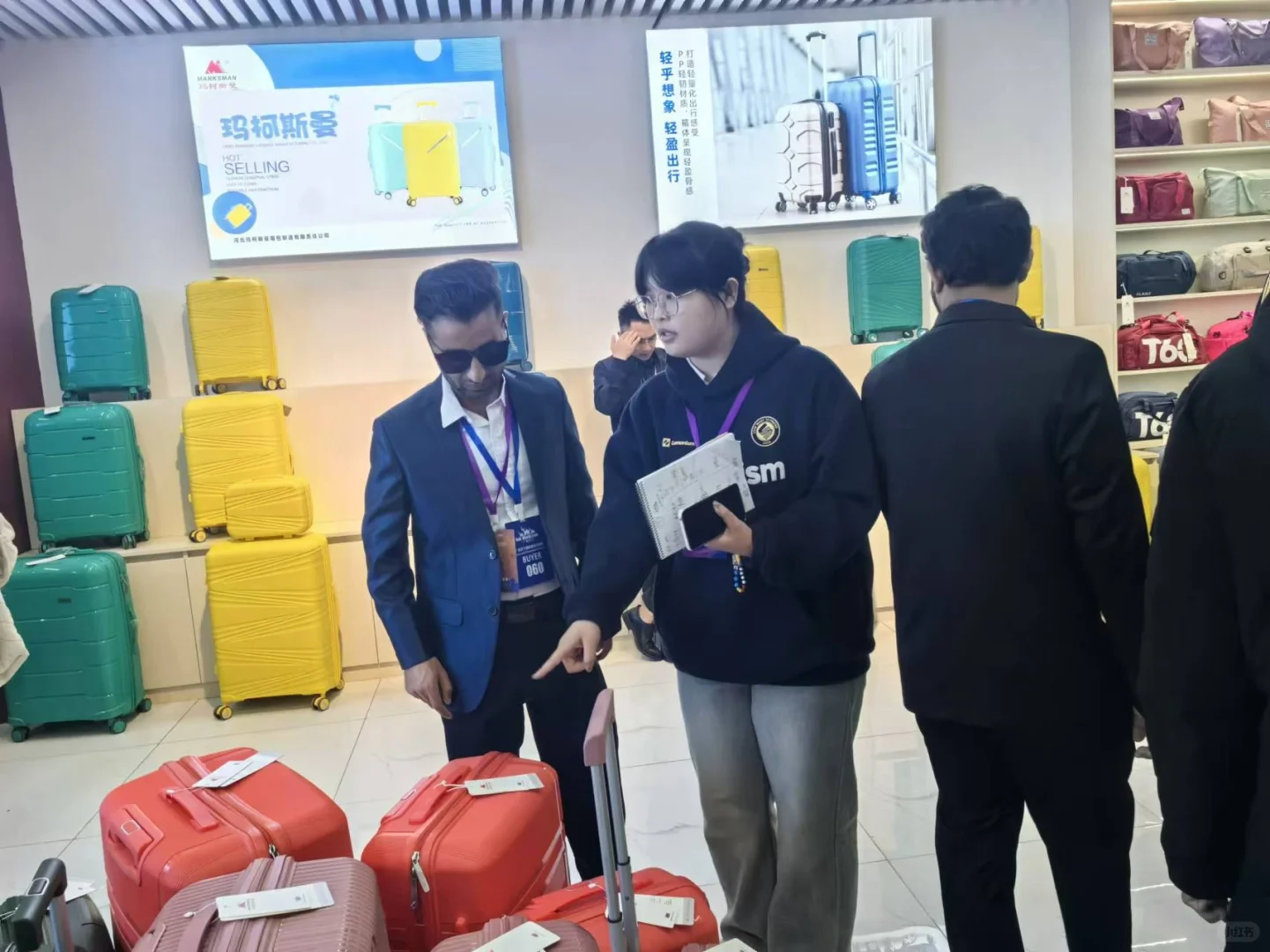 记第一次展会翻译 2024白沟国际箱包会展