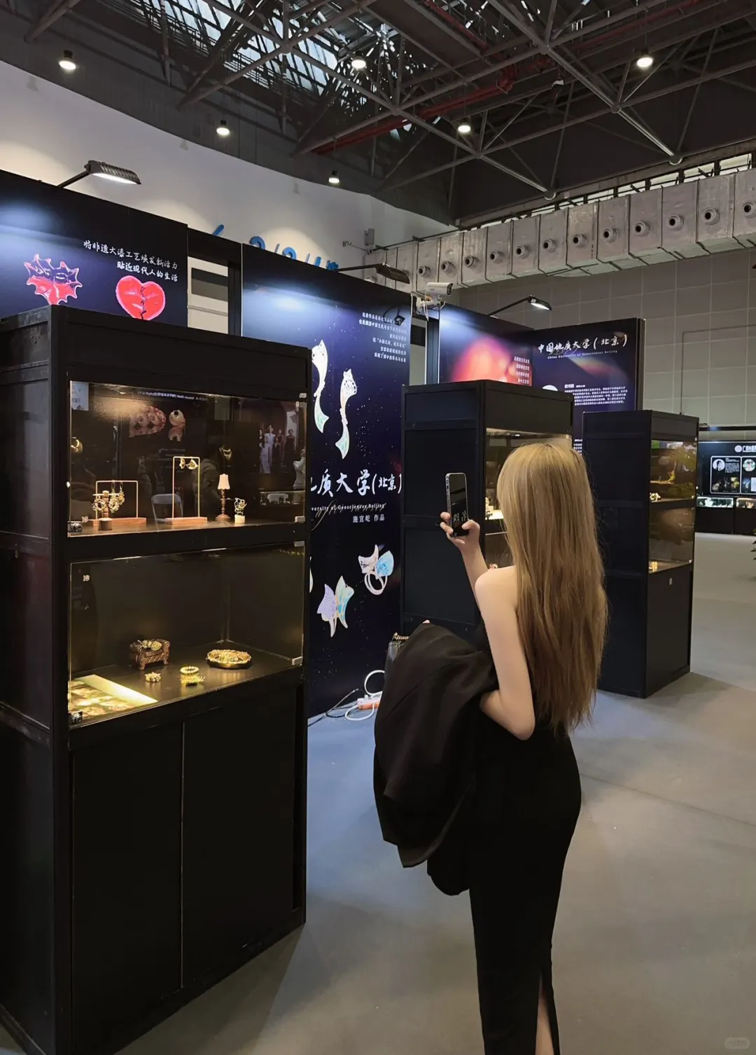 来逛珠宝展啦