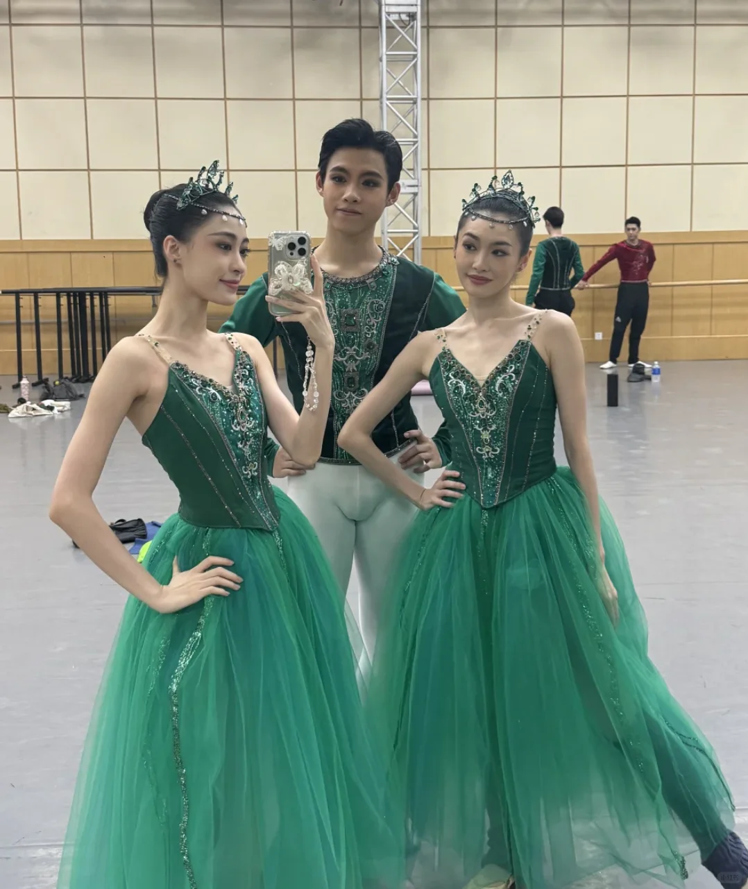 邯郸 舞台演出商演乐队乐器表演