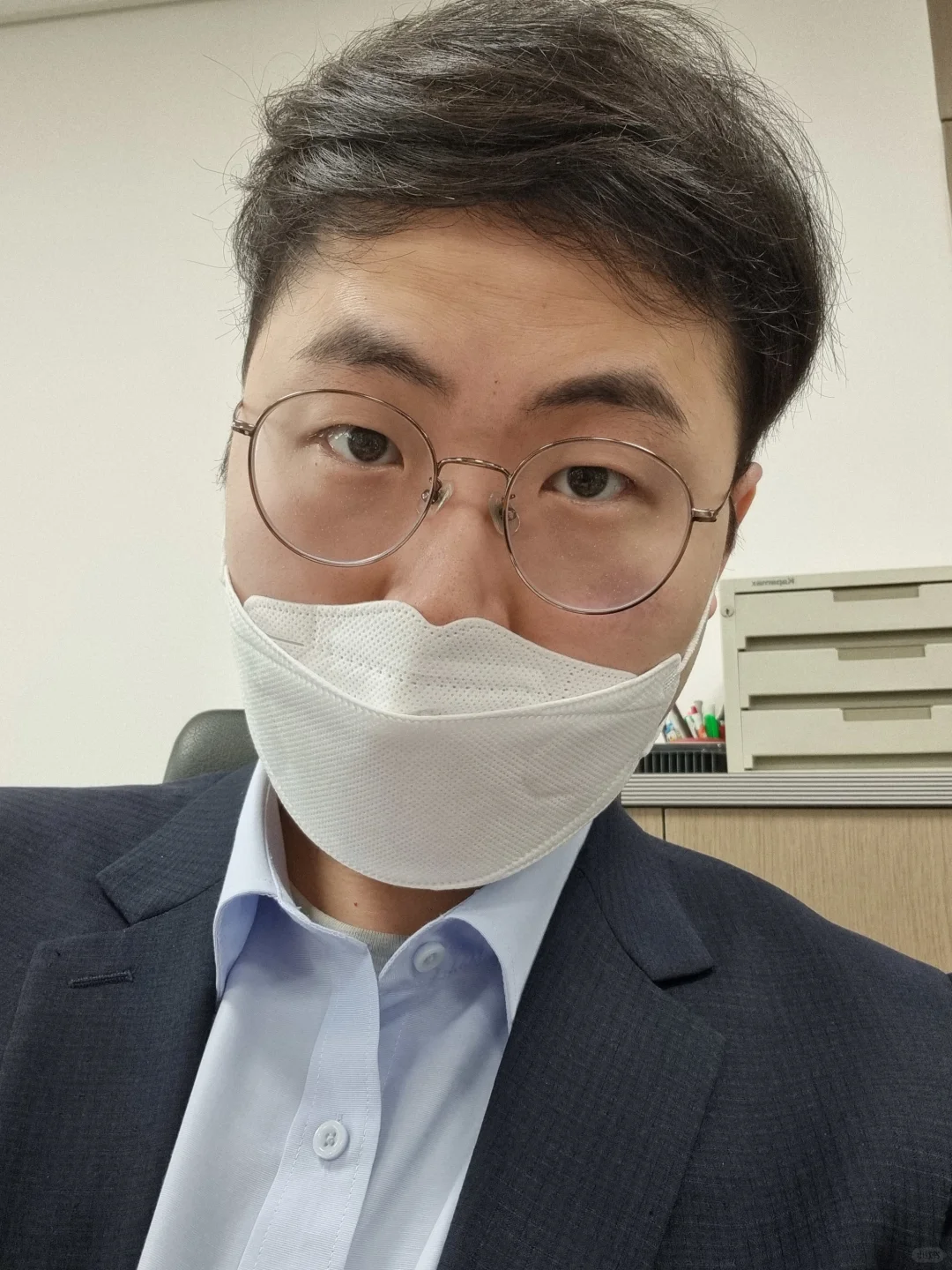 我是韩国公务员，请攻击我最薄弱的地方