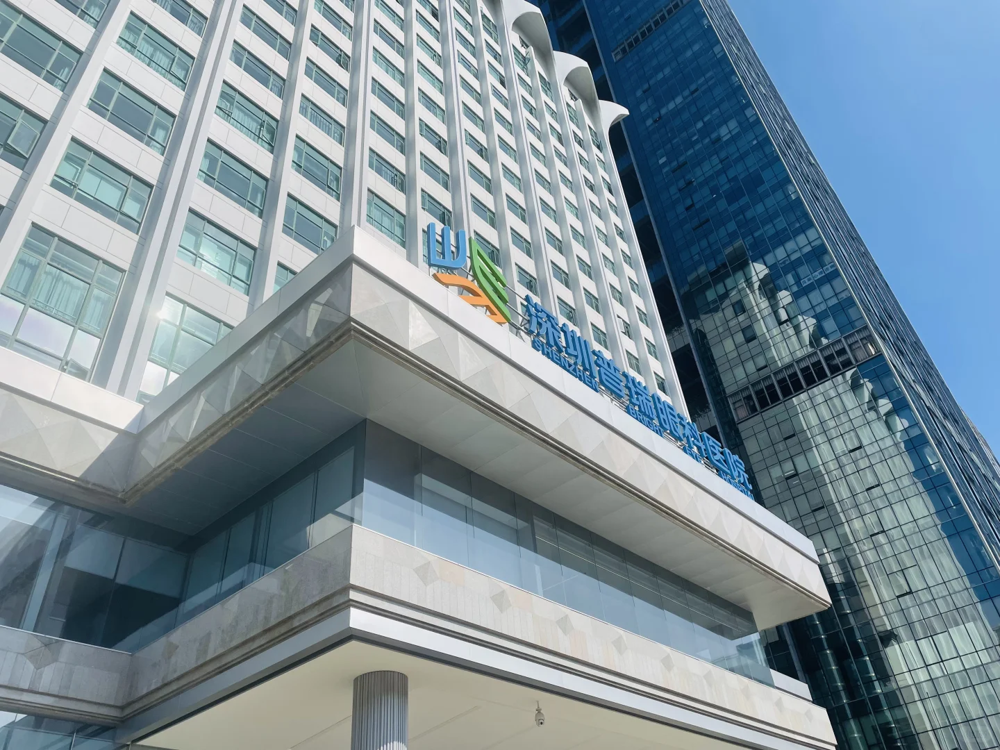 千万别关灯玩手机，否则你就跟我一样瞎掉