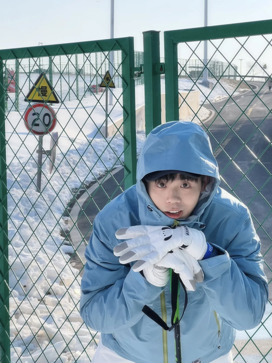 要是能和你一起滑雪就好了！说的就是你