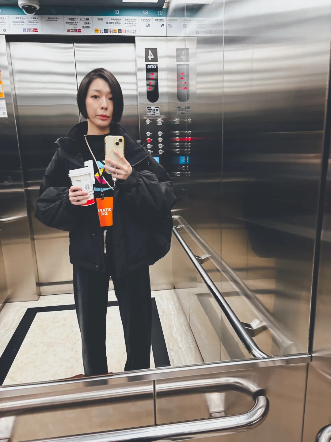 这几天忙展览太累了? 明天还有一天