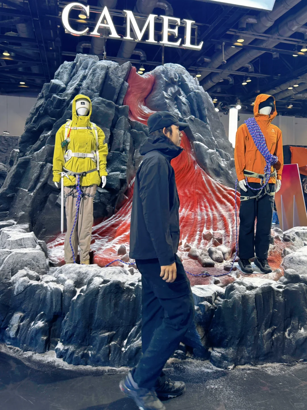 不儿？？户外展还有抓娃娃机