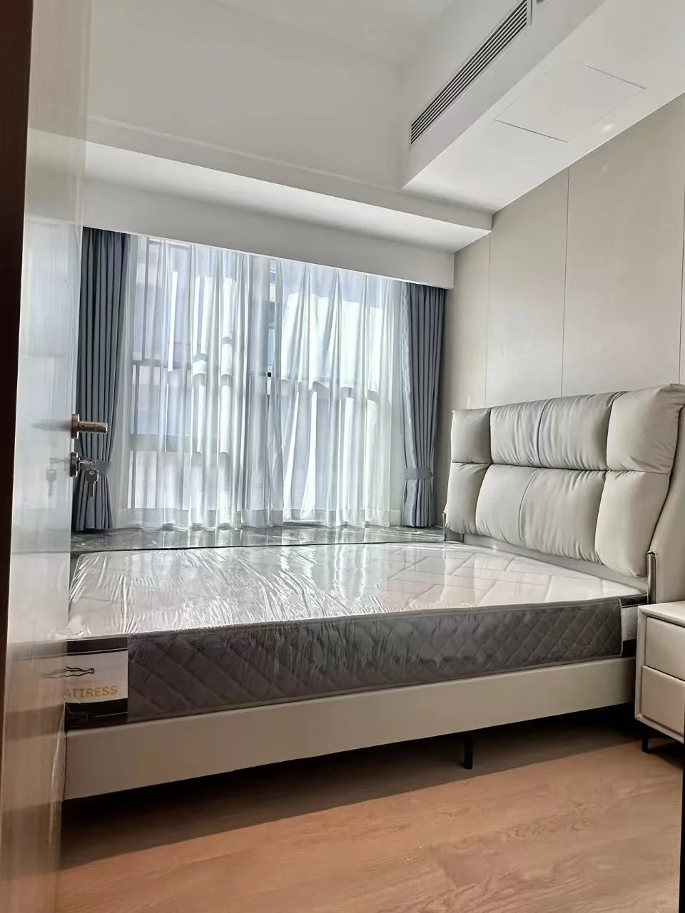 会展湾云岸两房，转租