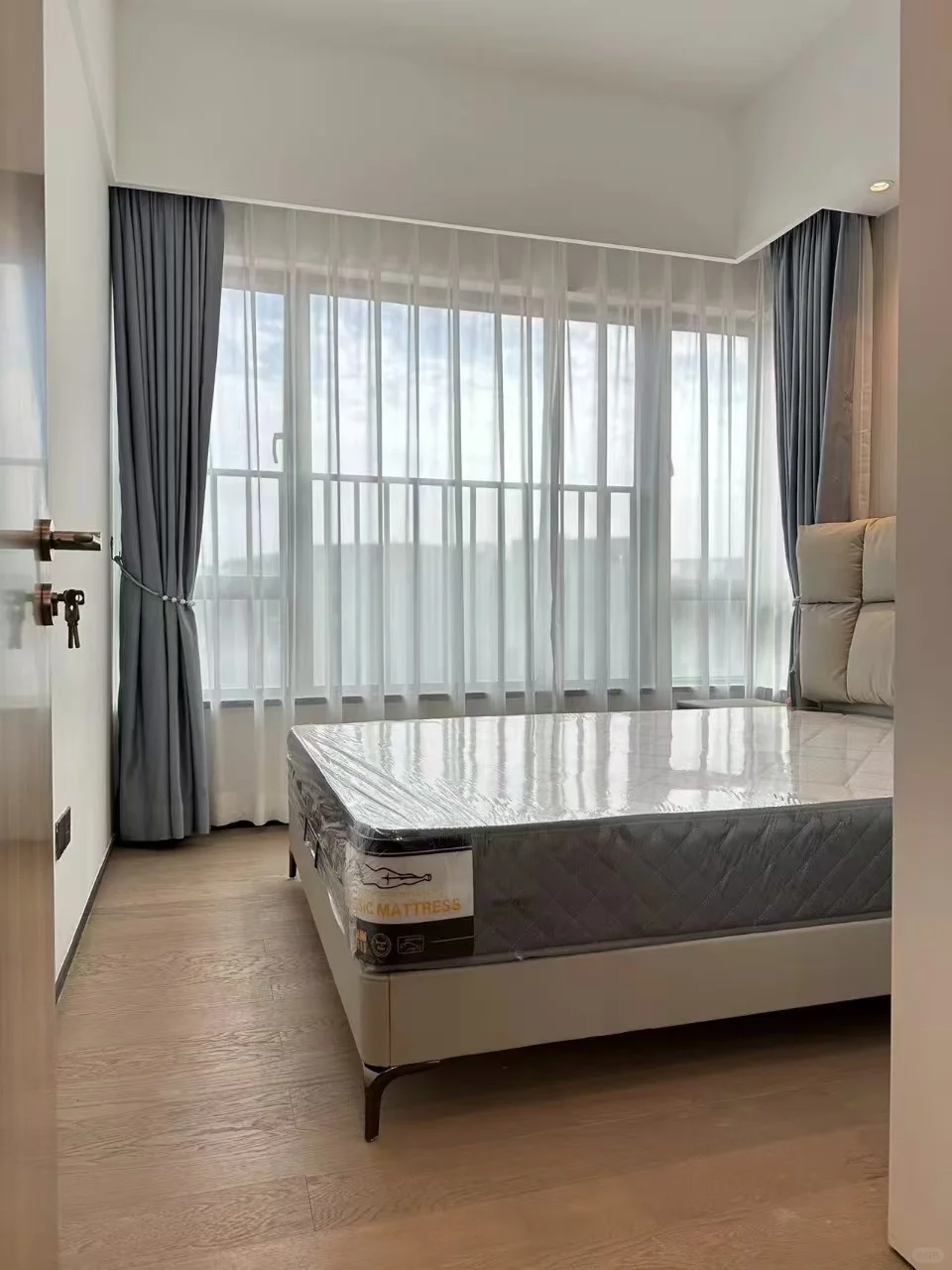 会展湾云岸两房，转租