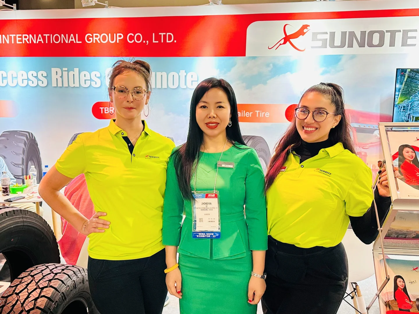国际化团队-展会现场Tyre exhibition