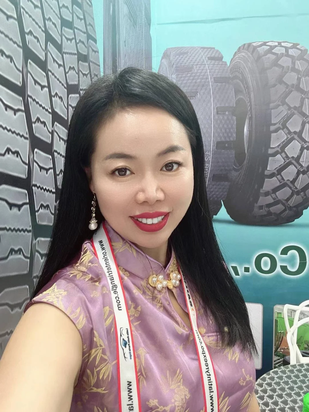 国际化团队-展会现场Tyre exhibition