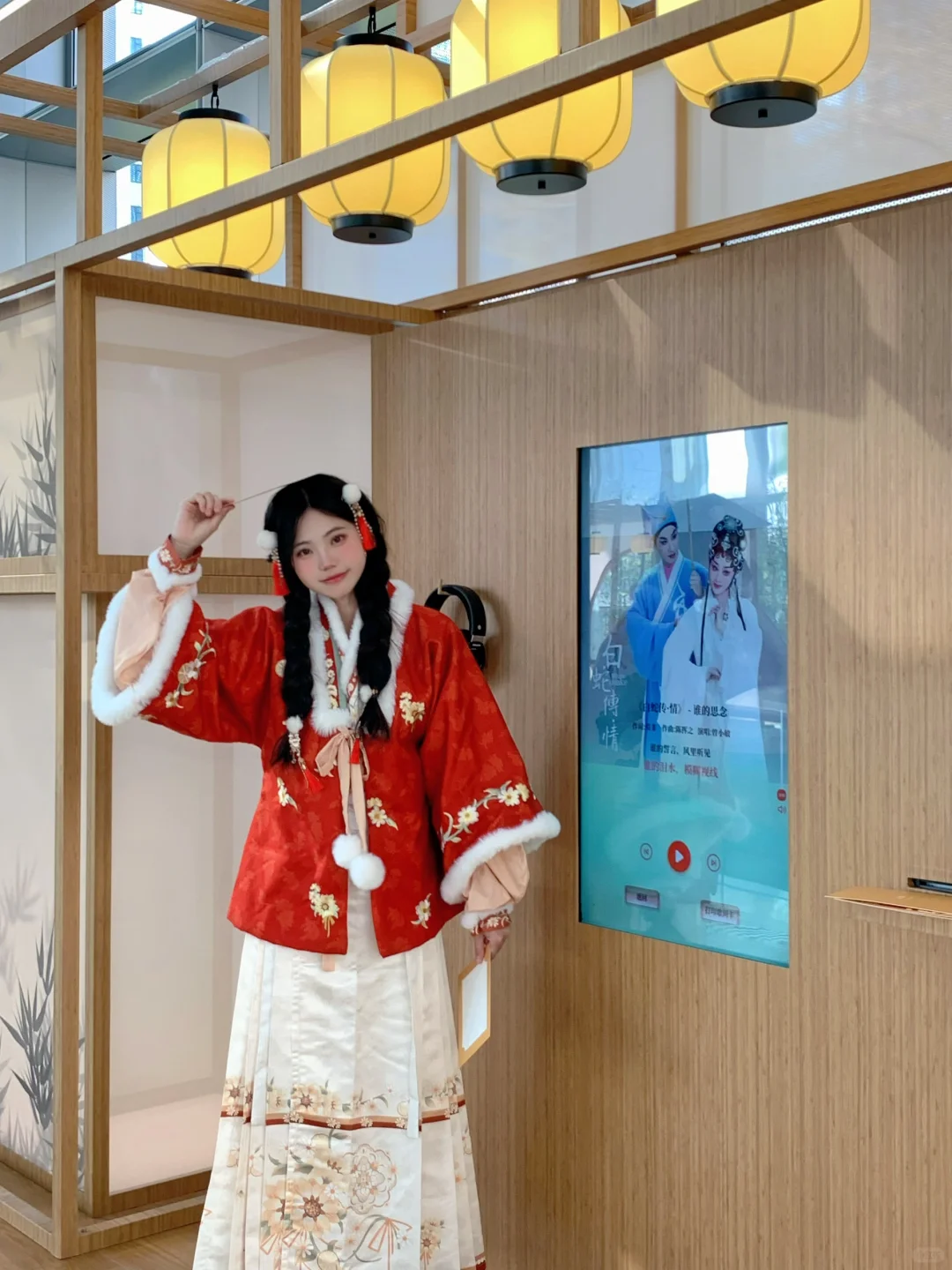 在⼴州& 这⾥的新年氛围太浓了??