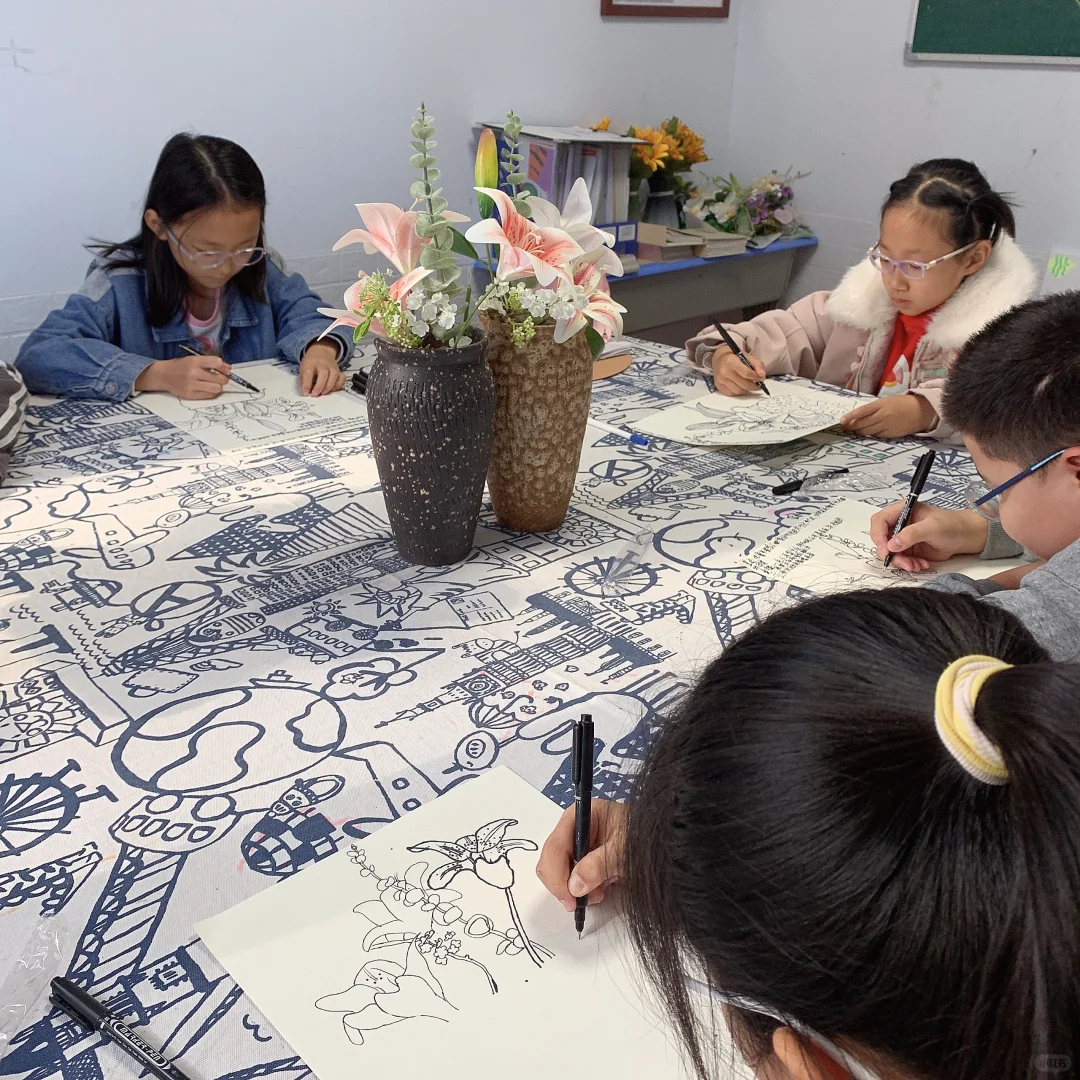 一支笔，一张纸，便是全部。