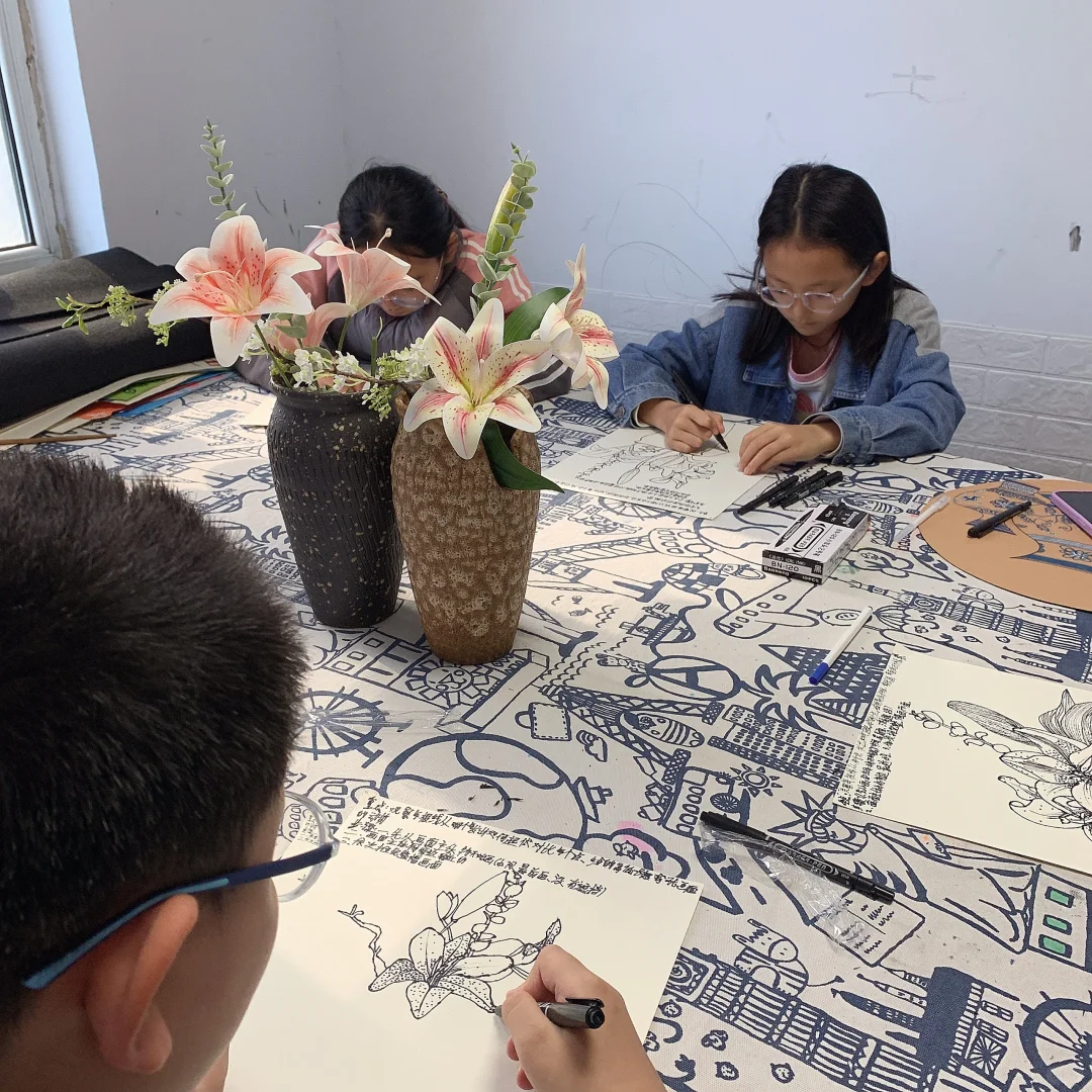 一支笔，一张纸，便是全部。