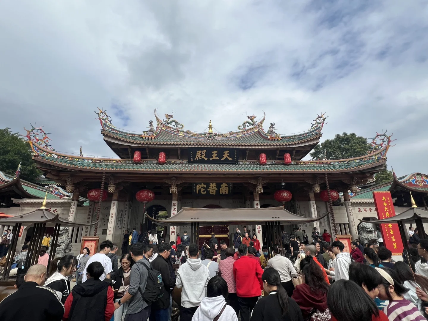 今天的海，我们自己玩吧！?‍♀️