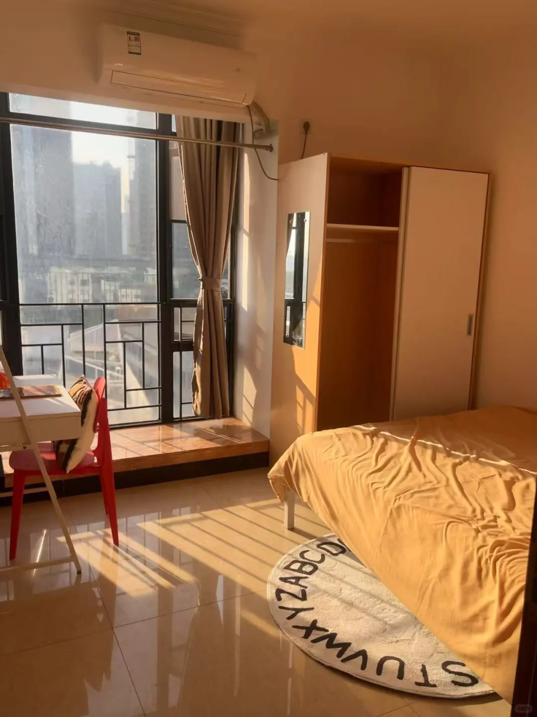 海珠万胜围转租阳光飘窗房