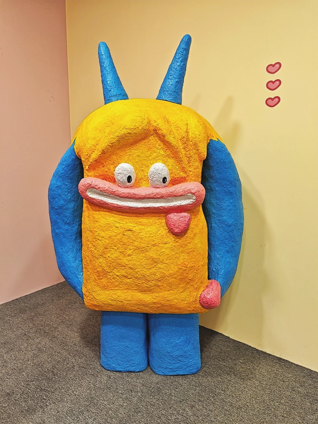 这姿势有点雷人了（桃黑黑语气