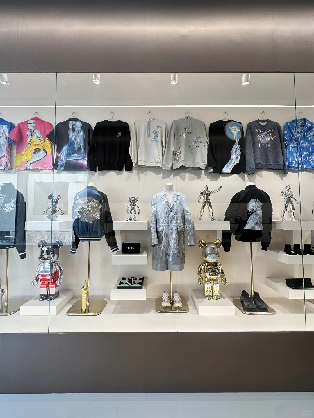 上海还是太超前了空山基展太炸裂了