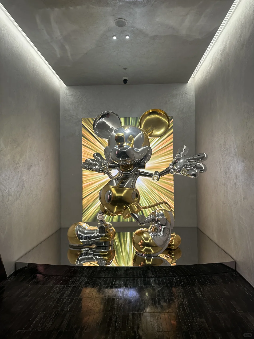 上海还是太超前了空山基展太炸裂了