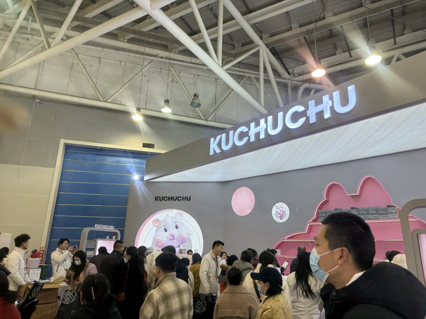 今天得一半临沂人都来这里捡便宜了叭