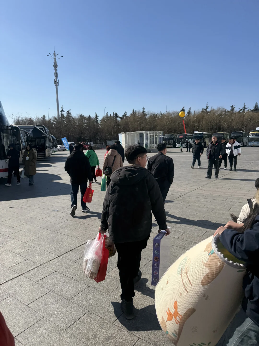 今天得一半临沂人都来这里捡便宜了叭