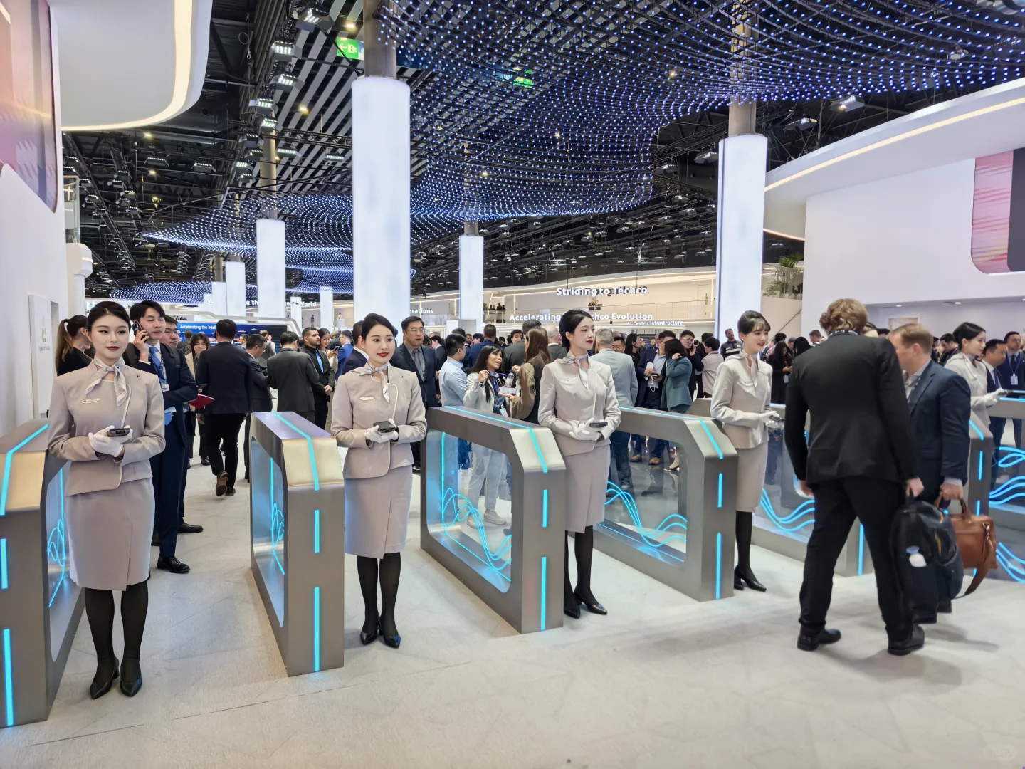 华为真是MWC 巴塞罗那 的王