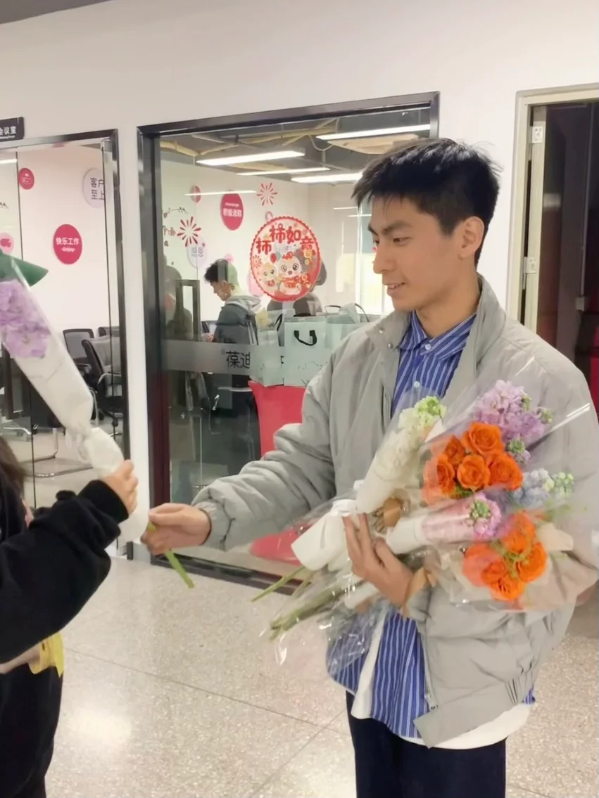 都说我们公司女同事吃太好了?