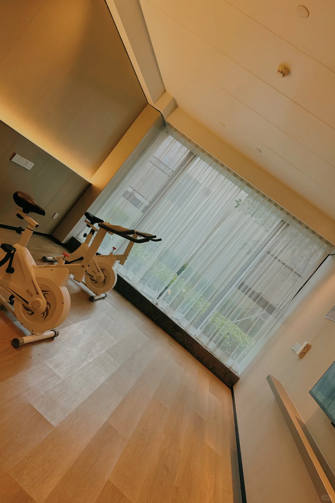 个人转租！！ 前海会展湾区酒店个人转租