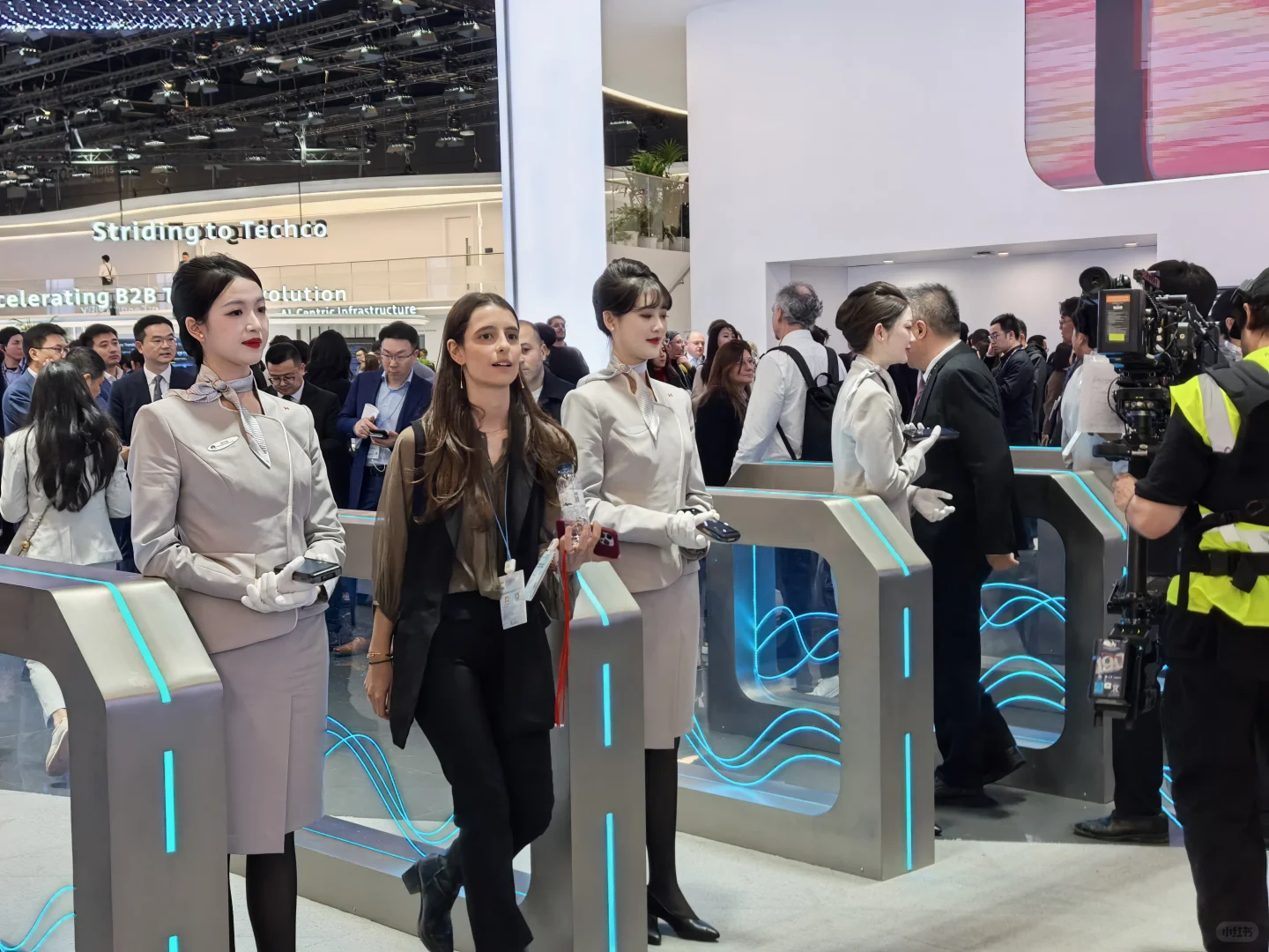 华为真是MWC 巴塞罗那 的王