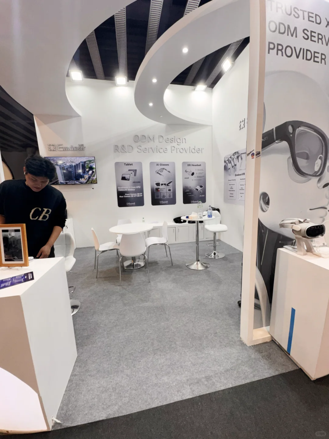 ? 智见世界，亿镜亮相 MWC 2025 ?