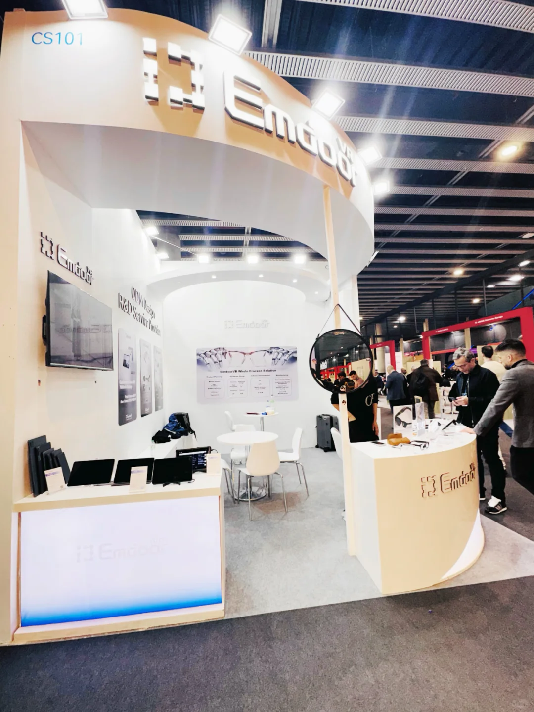 ? 智见世界，亿镜亮相 MWC 2025 ?
