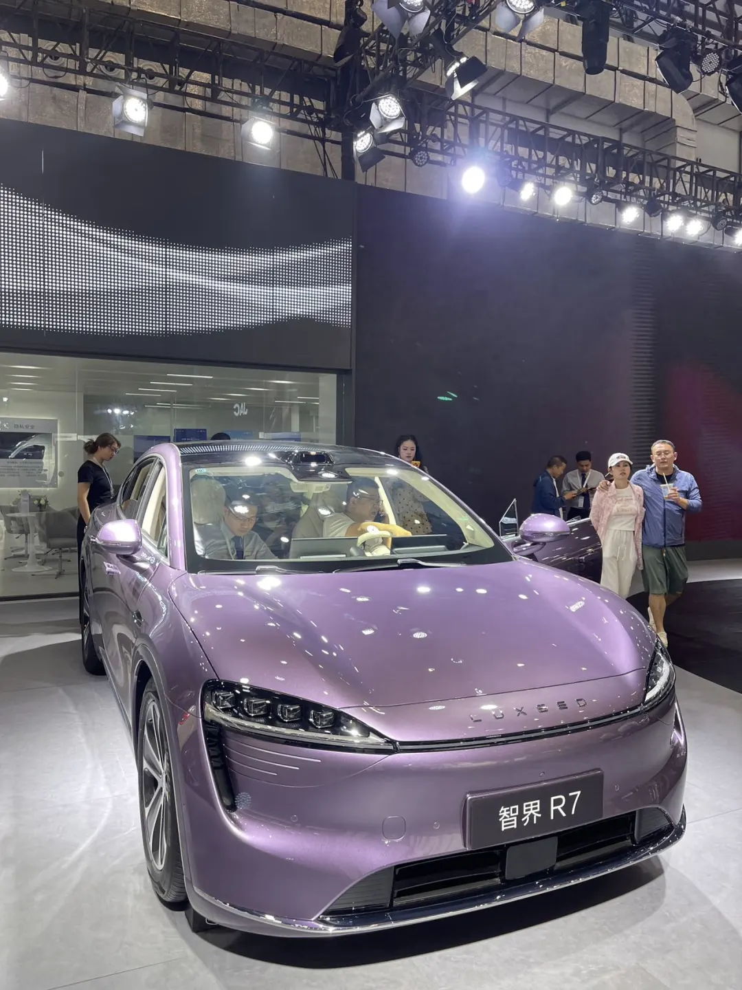 2025海南国际车展?到底是谁在逛啊?