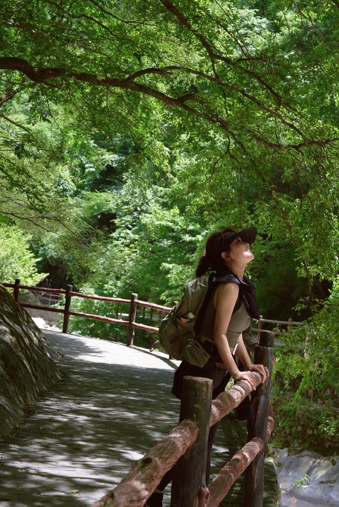 山高路远 看世界也找自己