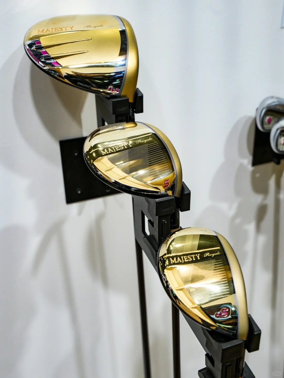 25年发售的高尔夫球杆-Majesty Royale 荣耀