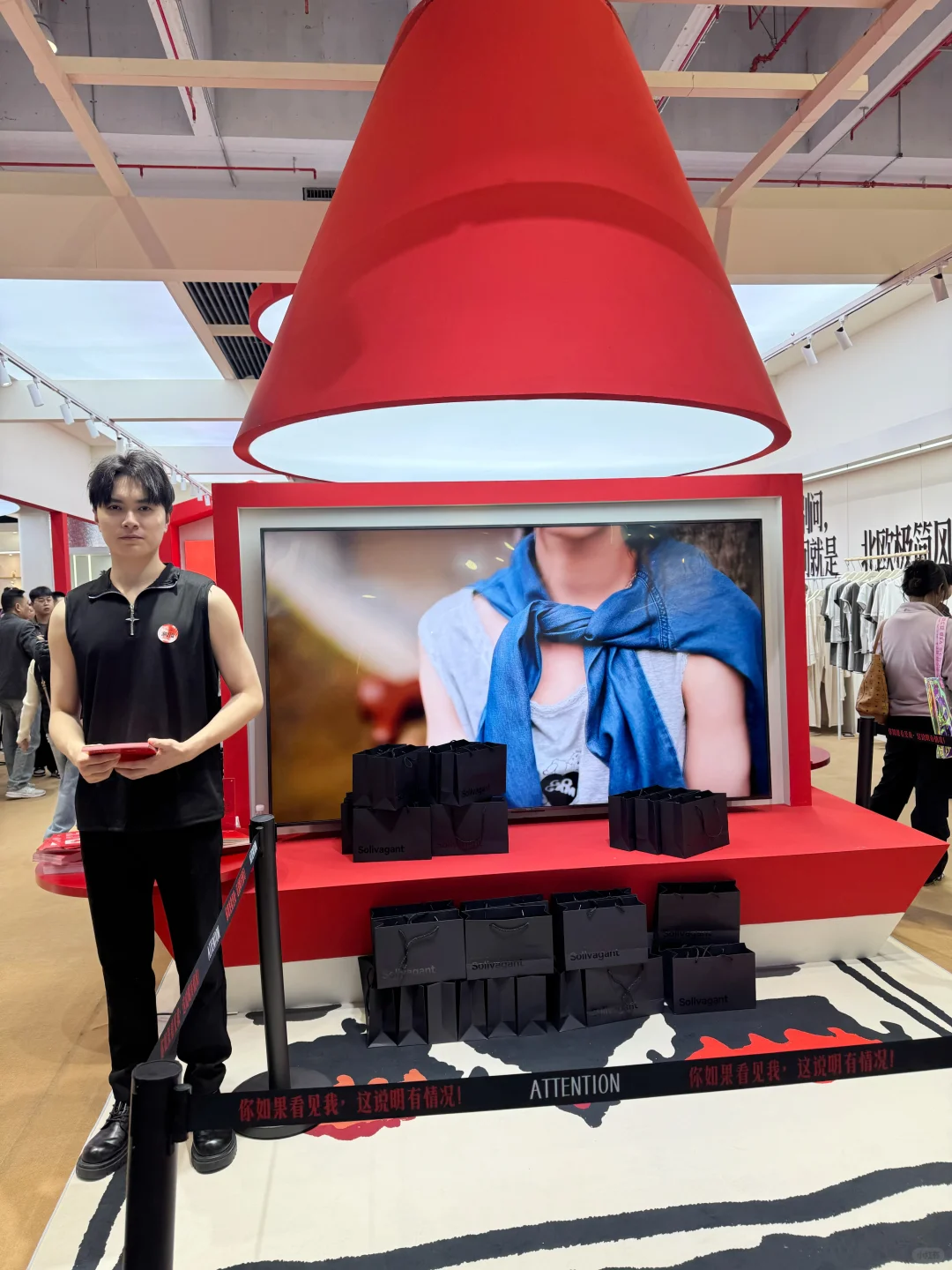 不是?没人告诉我服博会这么好逛啊…