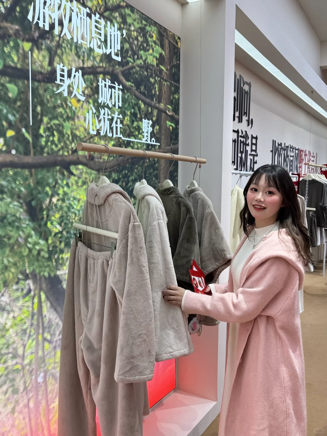 什么！逛服博会还能和男模合影！