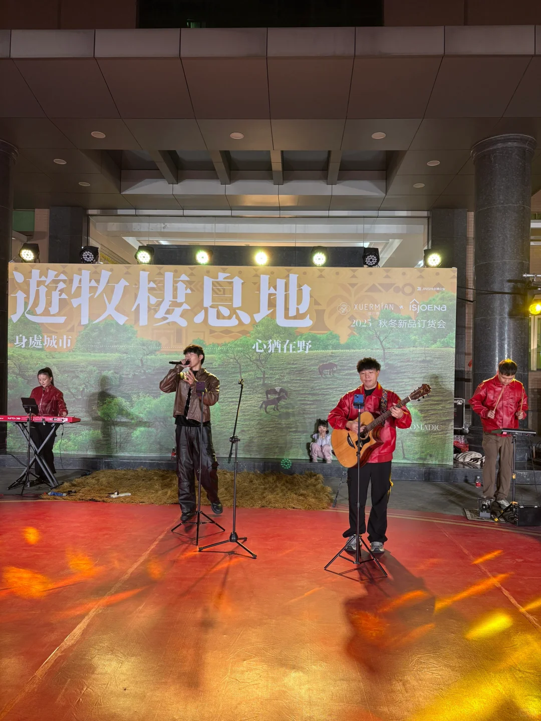 家人们谁懂❗️我在金狮服饰看到了“小时迁”