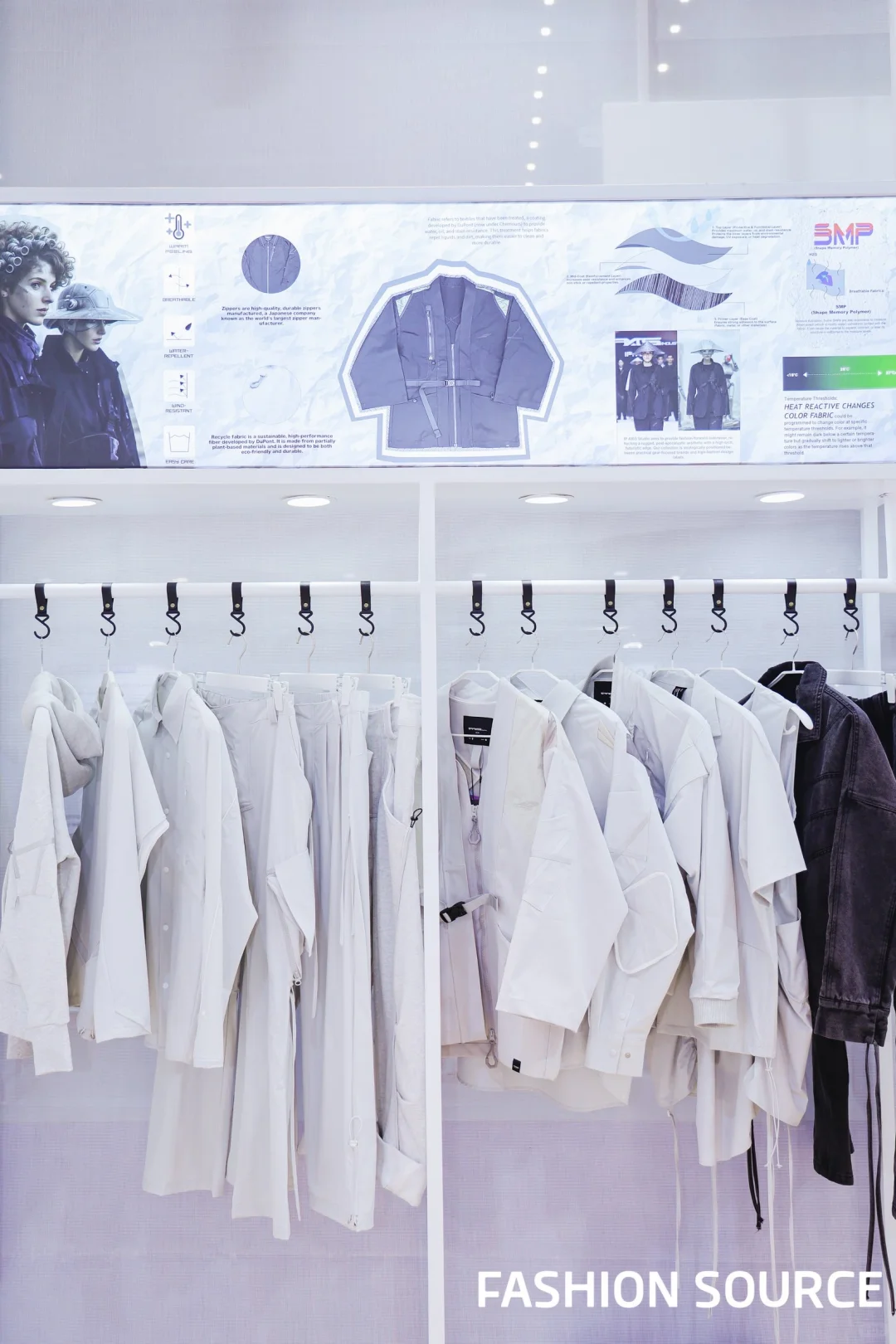 在深圳会展中心，拆解一件衣服的一千种形态