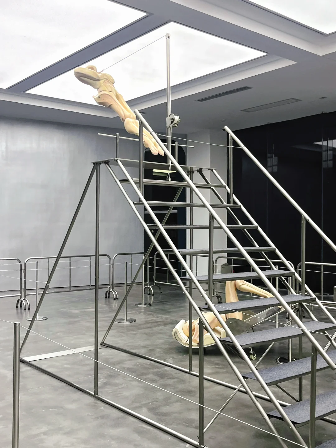 798新展！沉浸互动装置「信任坠落」个展开幕！！