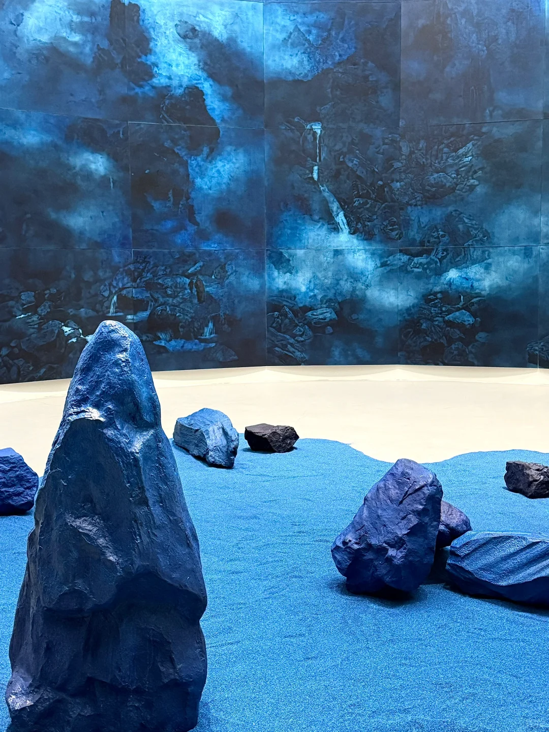 北京新展｜栖息于一片深蓝色的梦境?