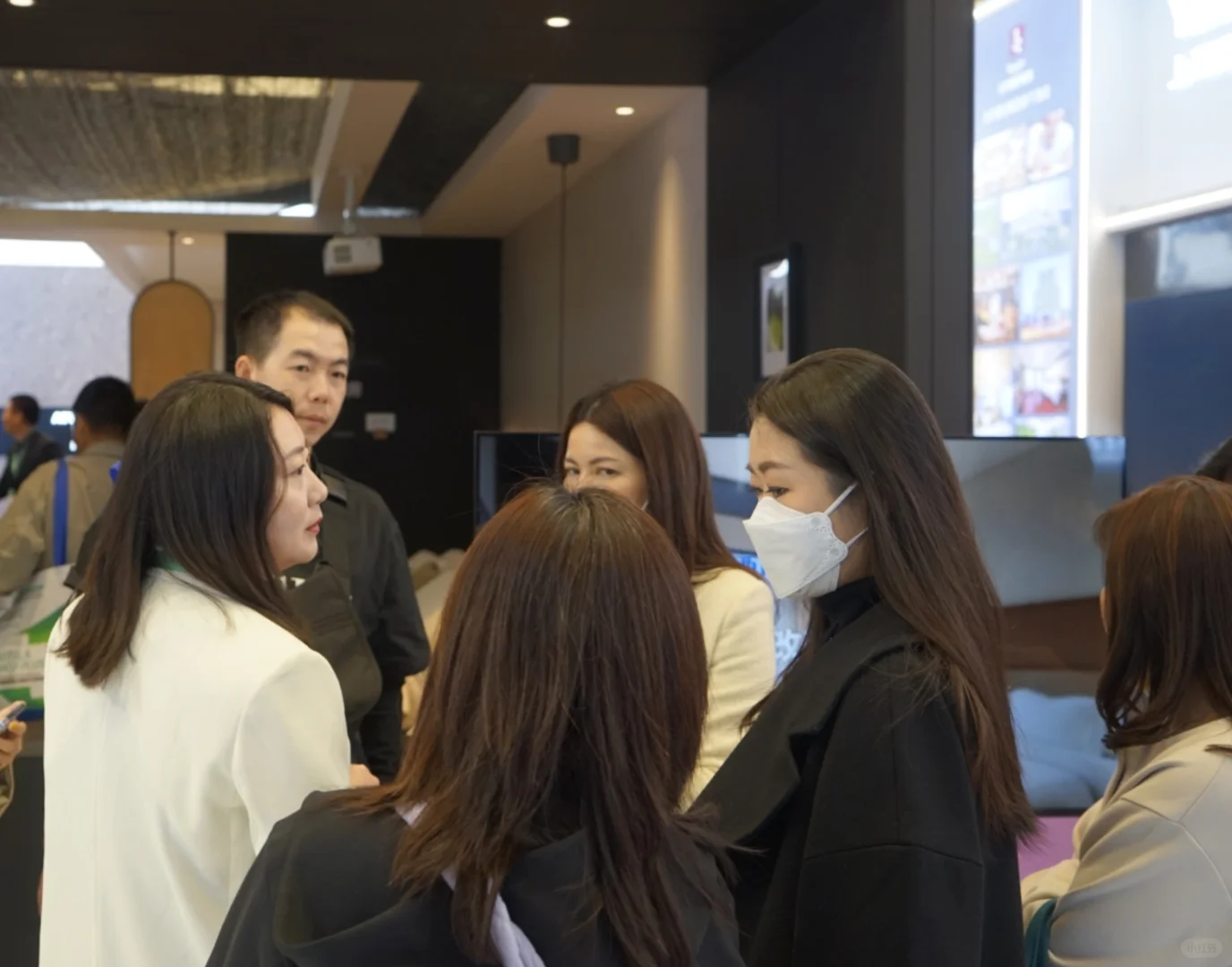 展会的第三天啦！今天是拽姐！