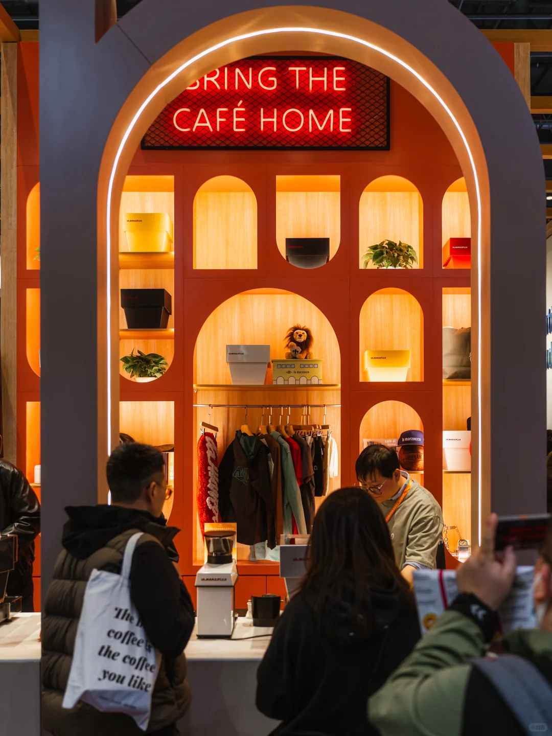 免费吃喝玩乐✨在上海来这个展子就够啦‼️