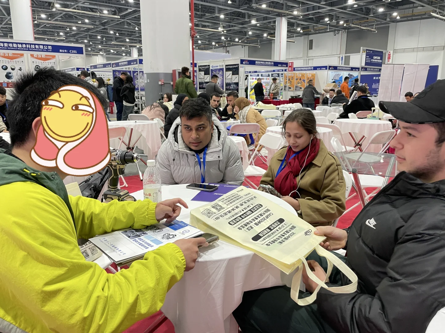 参加展会的每一天都在忙