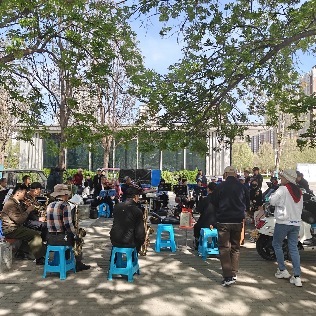 打卡名车展啦～～～小透明上班实录~
