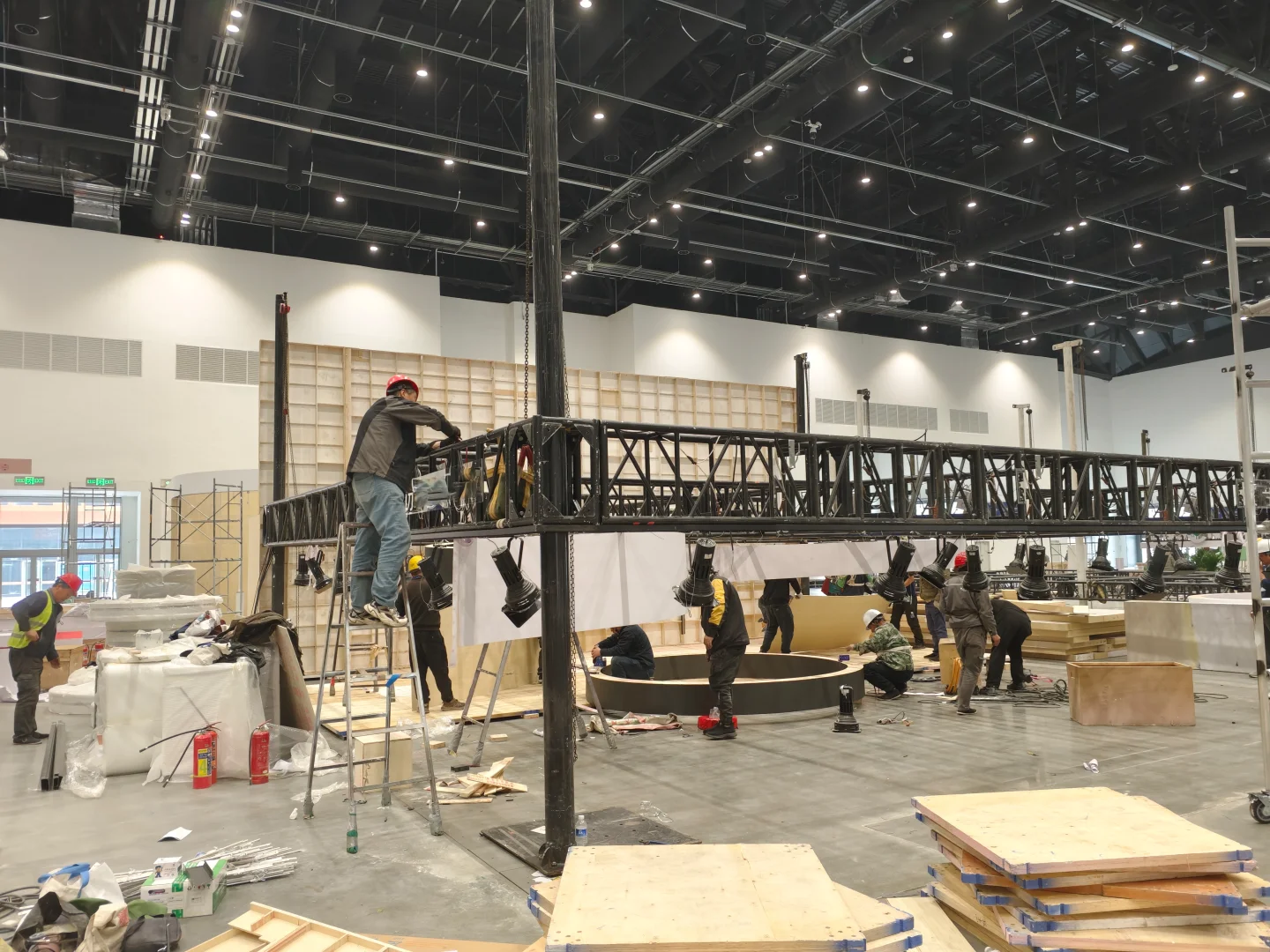 储能展搭建现场直击，行业风向标即将引爆