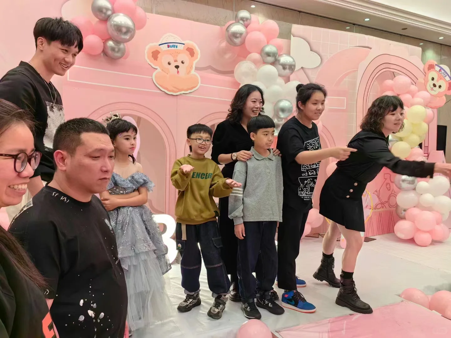邯郸充场排队会议展会充场临时演员扮演父母