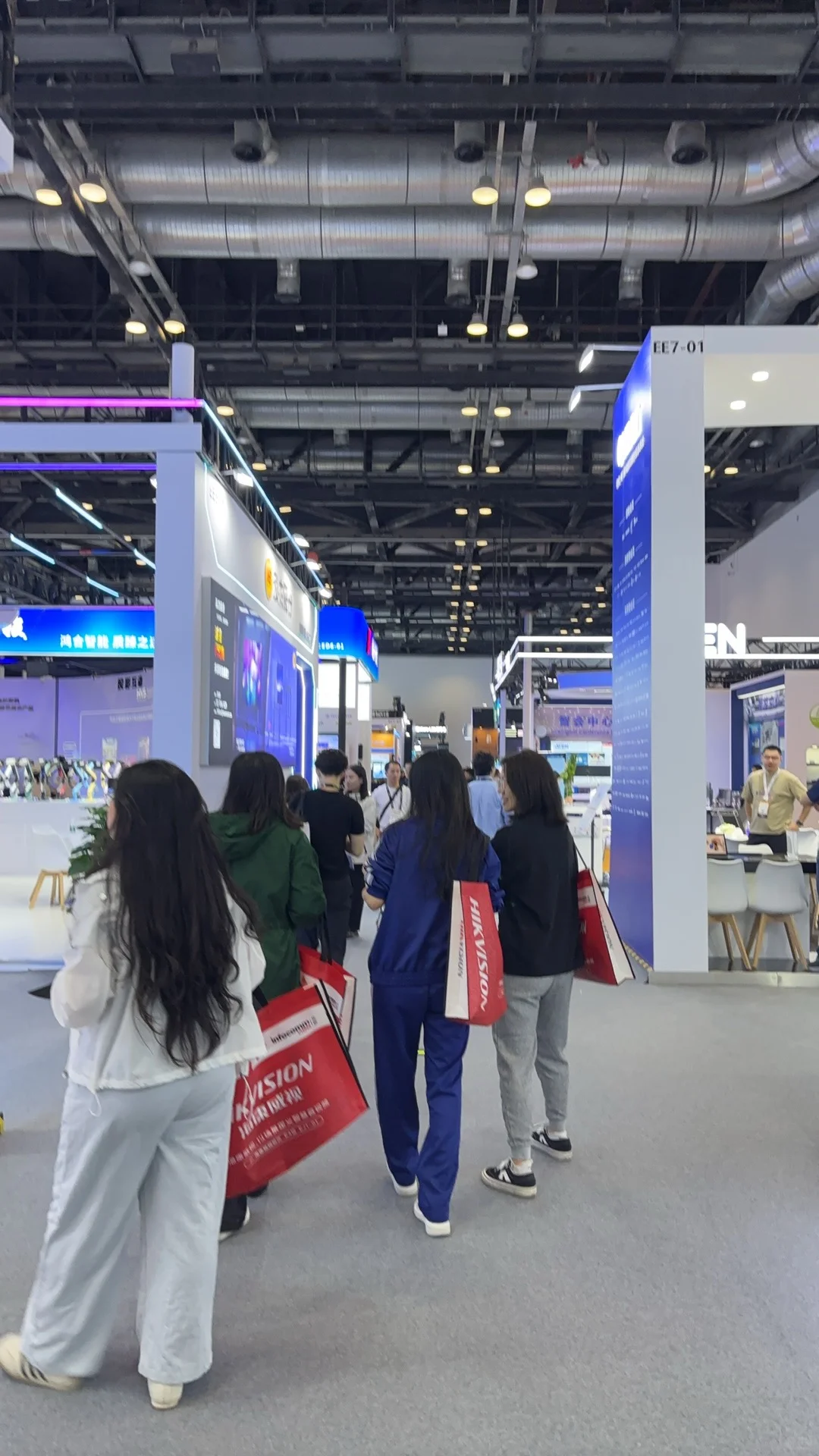 infocomm 展会看看我都领到啥了？