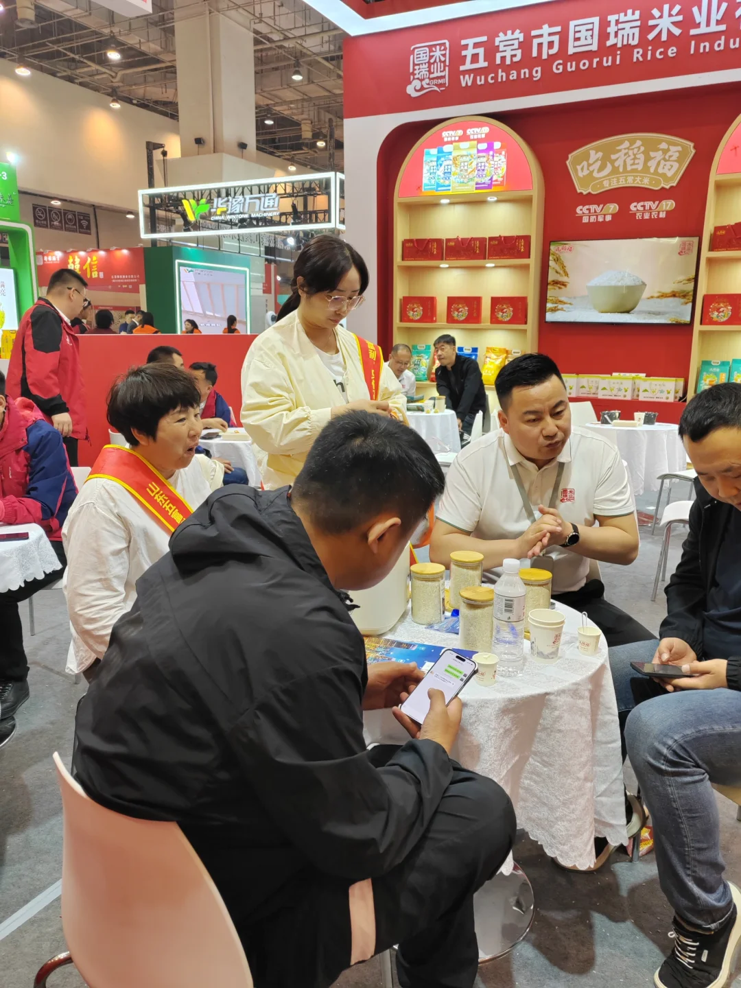 参展的现场???