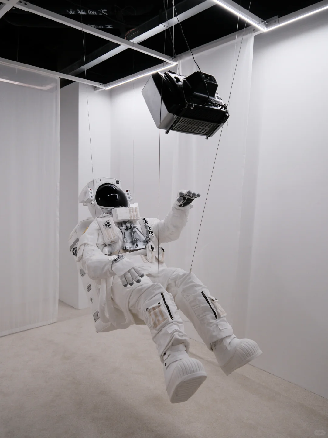 上海新展 | 人面对天空 总是向往再向往