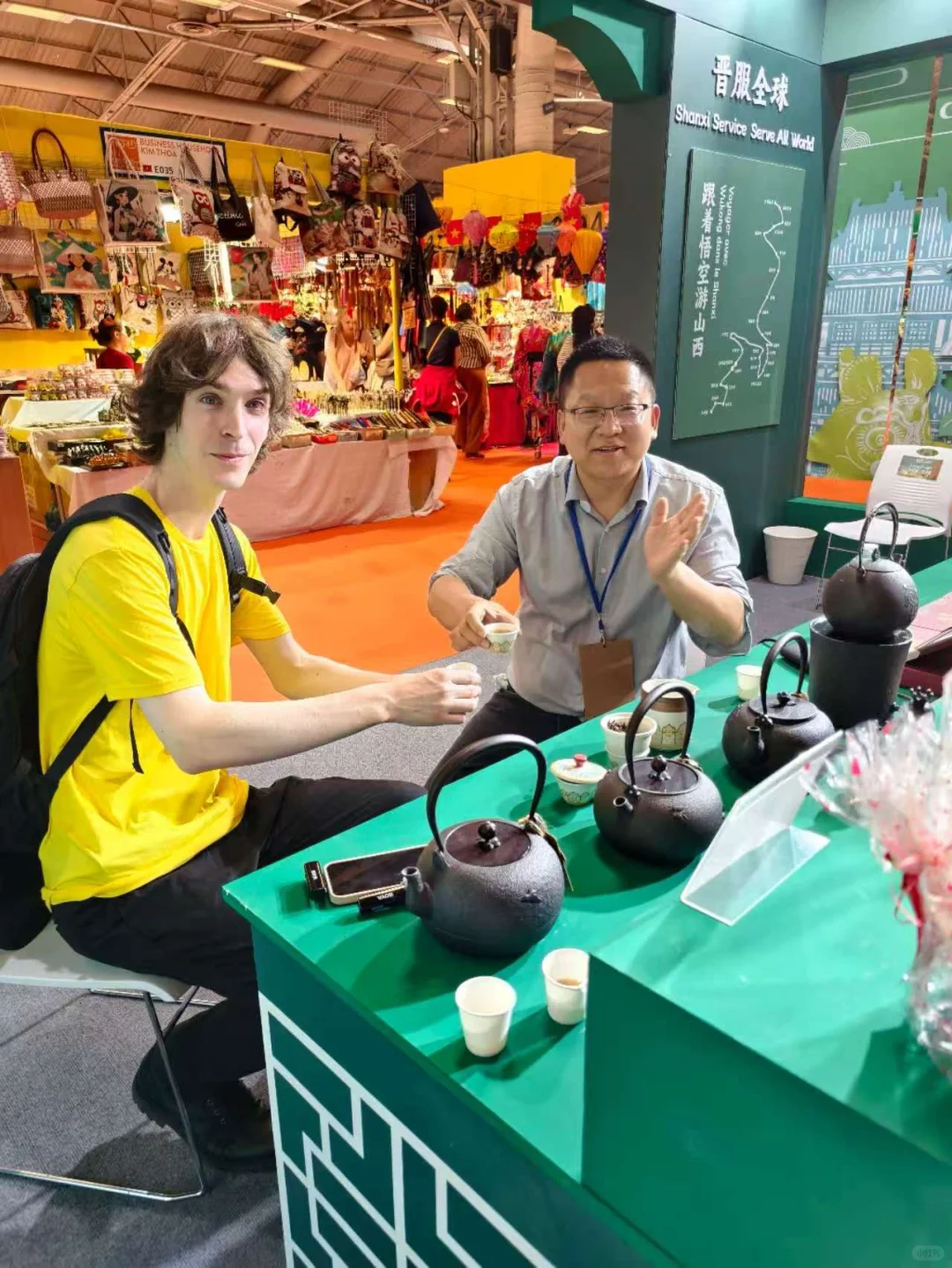 老外在巴黎博览会上遇鉴中国????