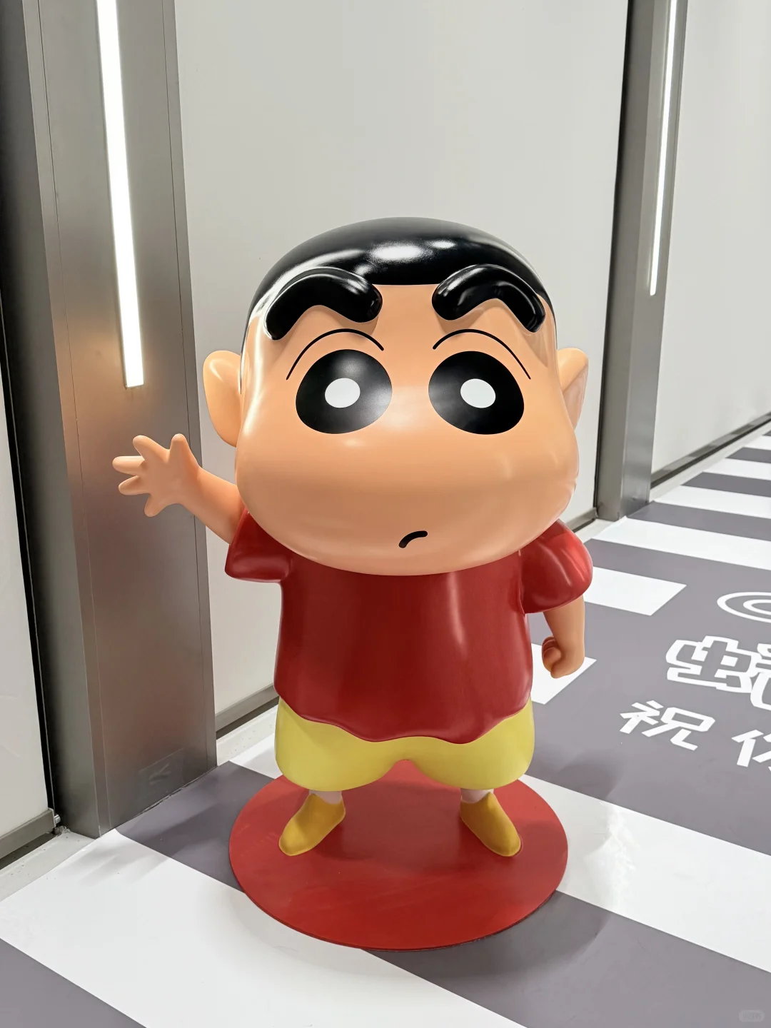 就在明天‼️西湖边蜡笔小新?全球首展‼️