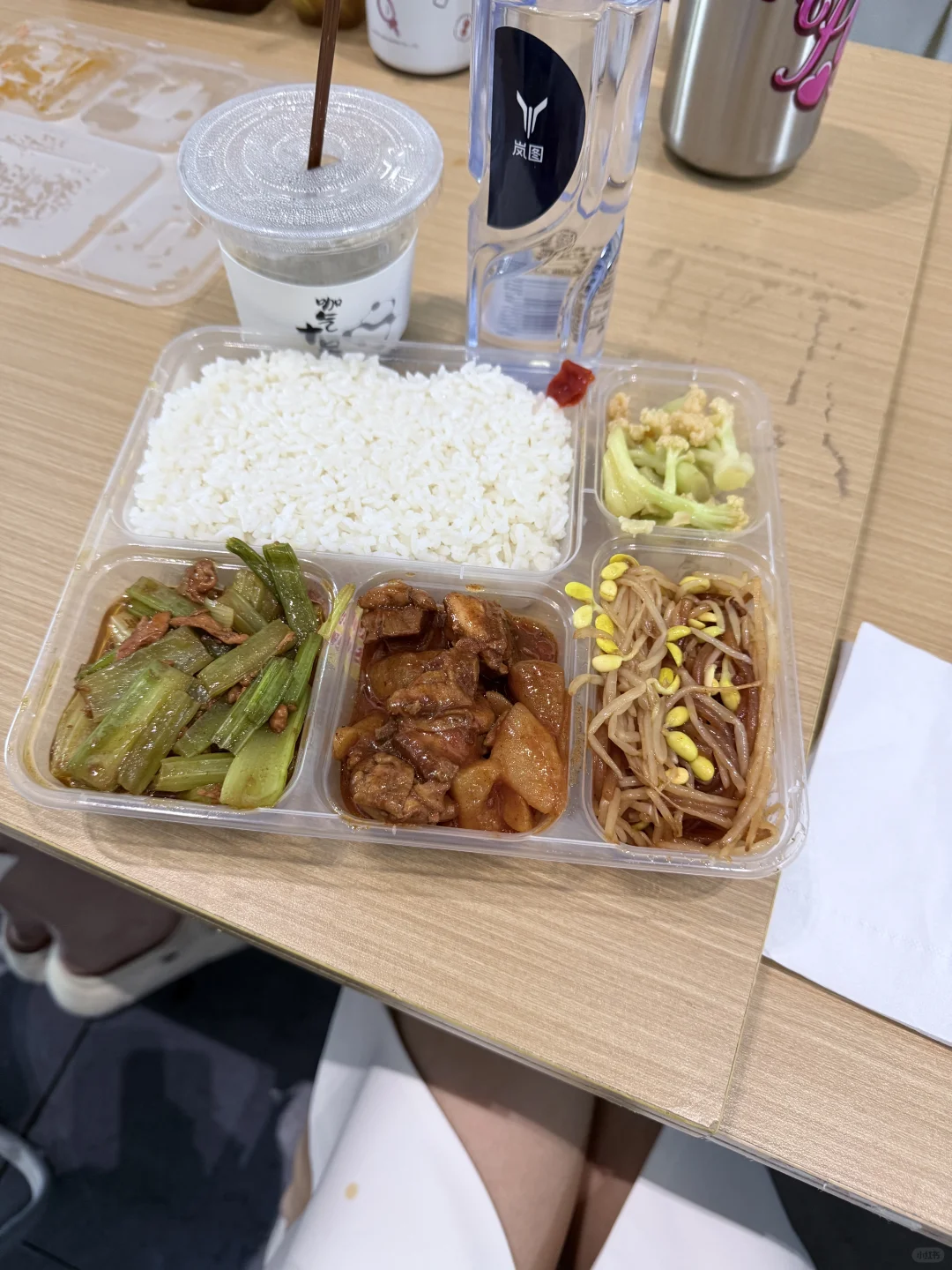 五一来车展罚站